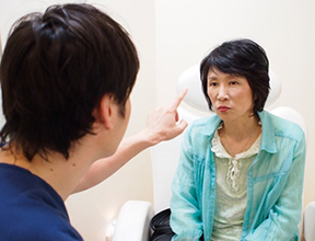 近藤さん、セオリークリニックの目の下のたるみ治療体験レポート4